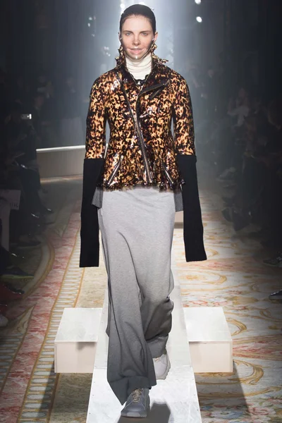 Look 29